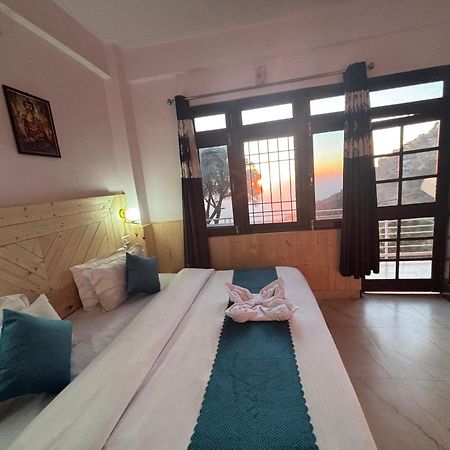 Vansathli I Near Mall Road Kasauli I Open Garden & Rooftop I By Humble Stay Villa Dış mekan fotoğraf